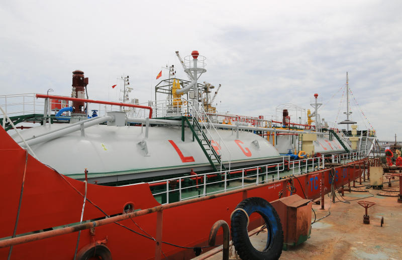 Công ty Đóng tàu Bạch Đằng bàn giao tàu PTC GAS-01 và PHÚC THUẬN 289